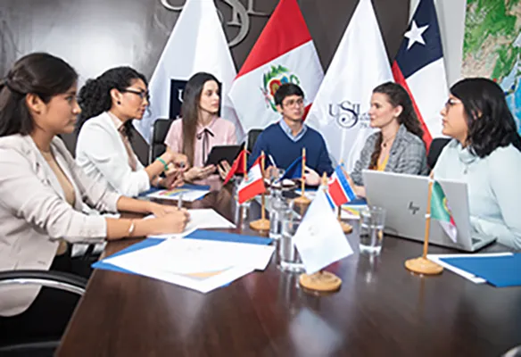 271021-facultad-derecho-card-carrera-relaciones-internacionales