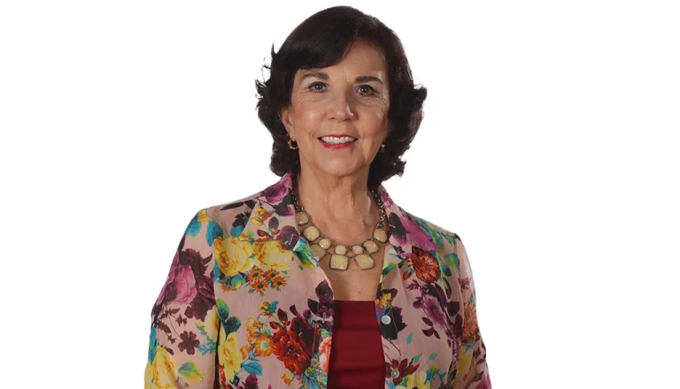 mercedes-saravia
