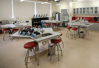 170222-facultad-ingenieria-laboratorio-biologia-card