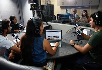 240222-facultad-comunicacion-laboratorio-cabina-radio