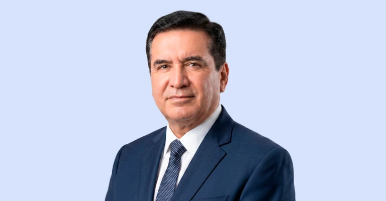 Dr. Carlos Martin Loyola Escajadillo