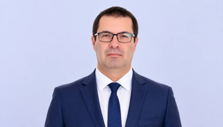 Alejandro Sologuren-resized